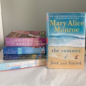Great romance and beach reading! Bundle of 5. 4 paperbacks and 1 hardcover.